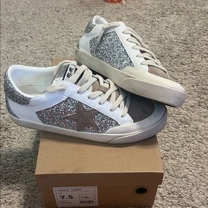 Mi.iM Women's Glitter Star Sneakers